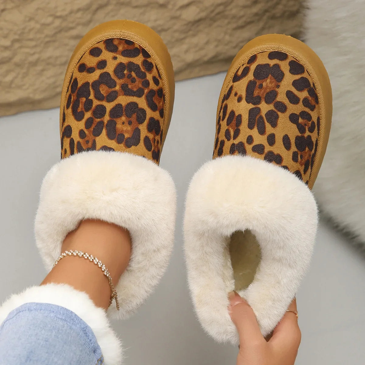 Chaussons Femme <br> Fourrure léopard