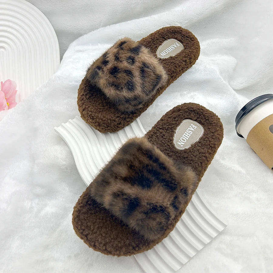 Chaussons Femme <br> Léopard Fourrure Confort
