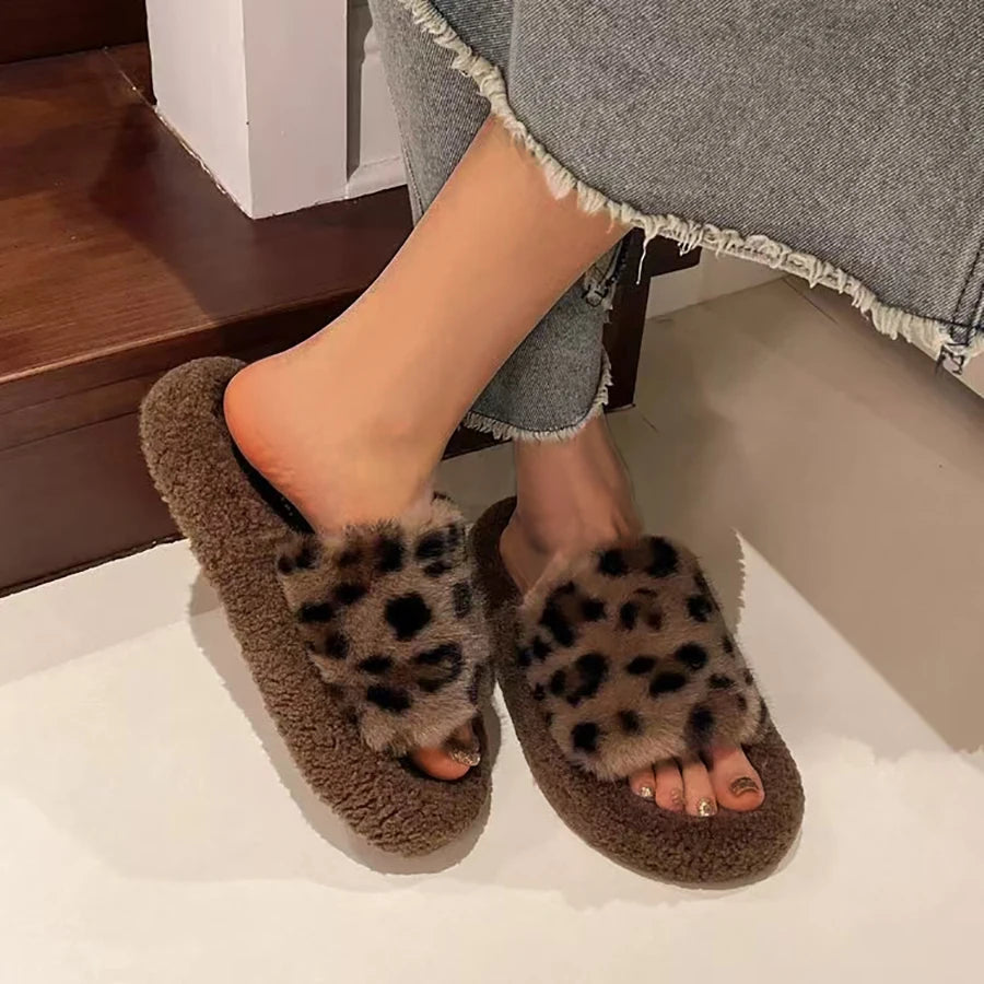 Chaussons Femme <br> Léopard Fourrure Confort