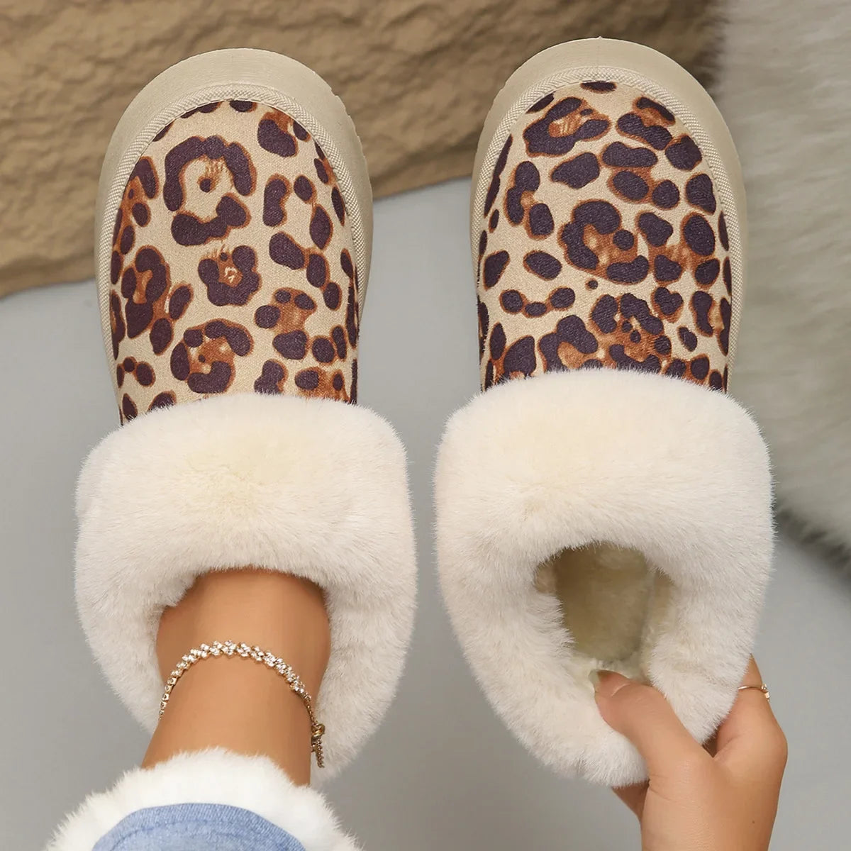 Chaussons Femme <br> Léopard fourrure