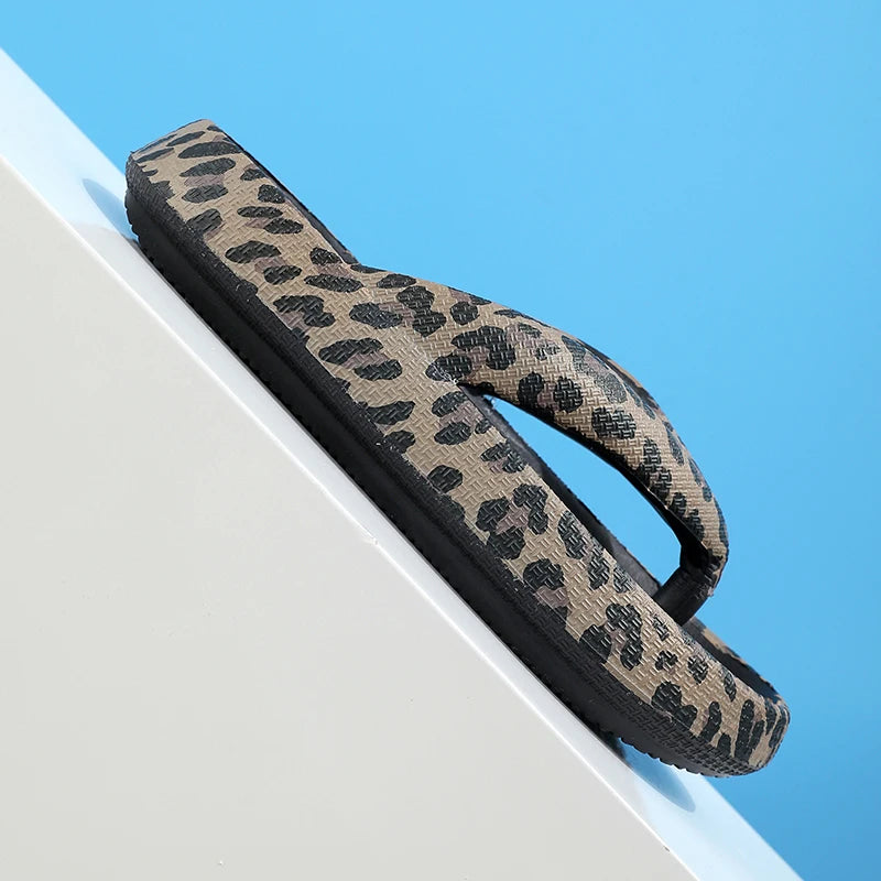 Chaussons Femme <br> Tongs Léopard Confort