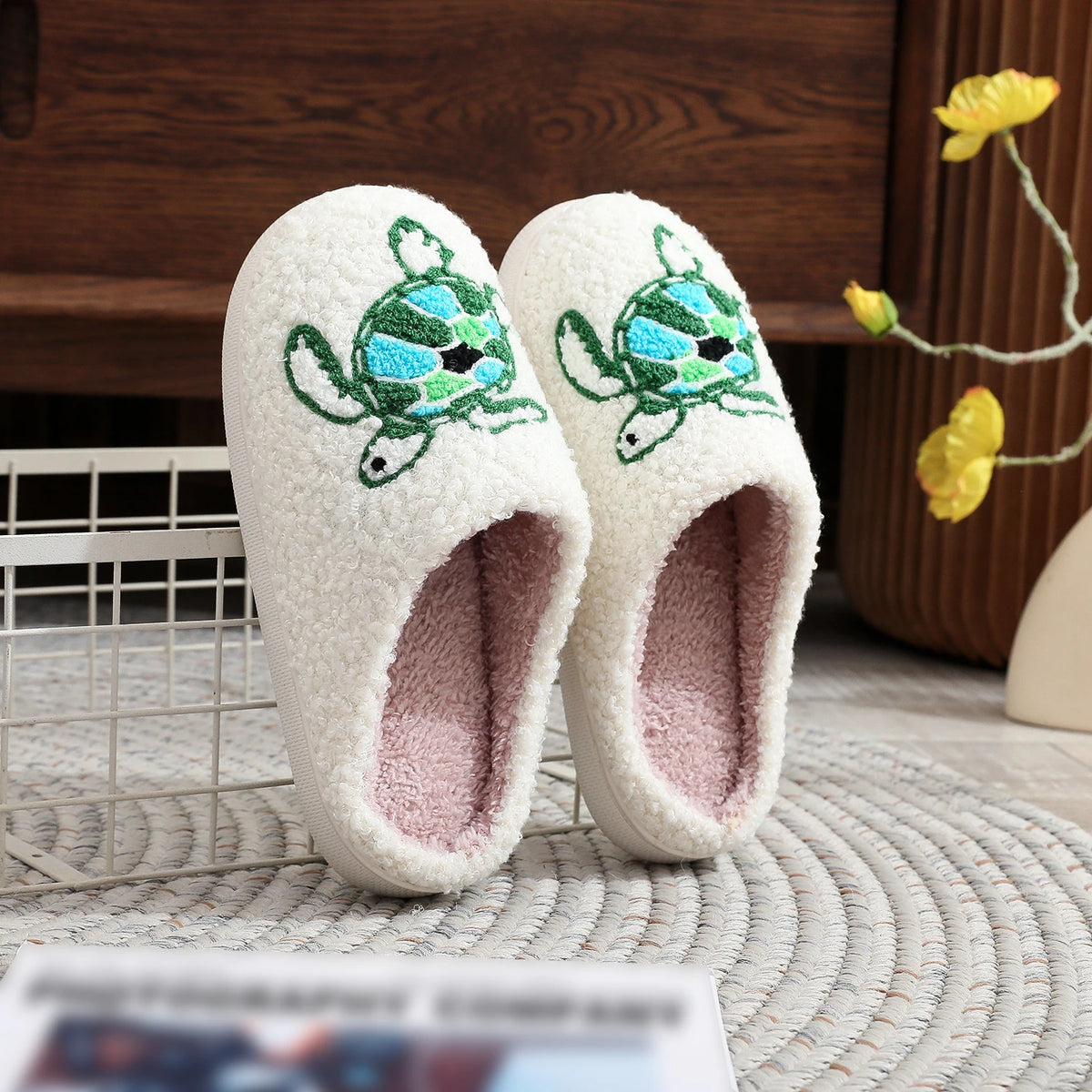 Chaussons Femme <br> Tortue Brodée
