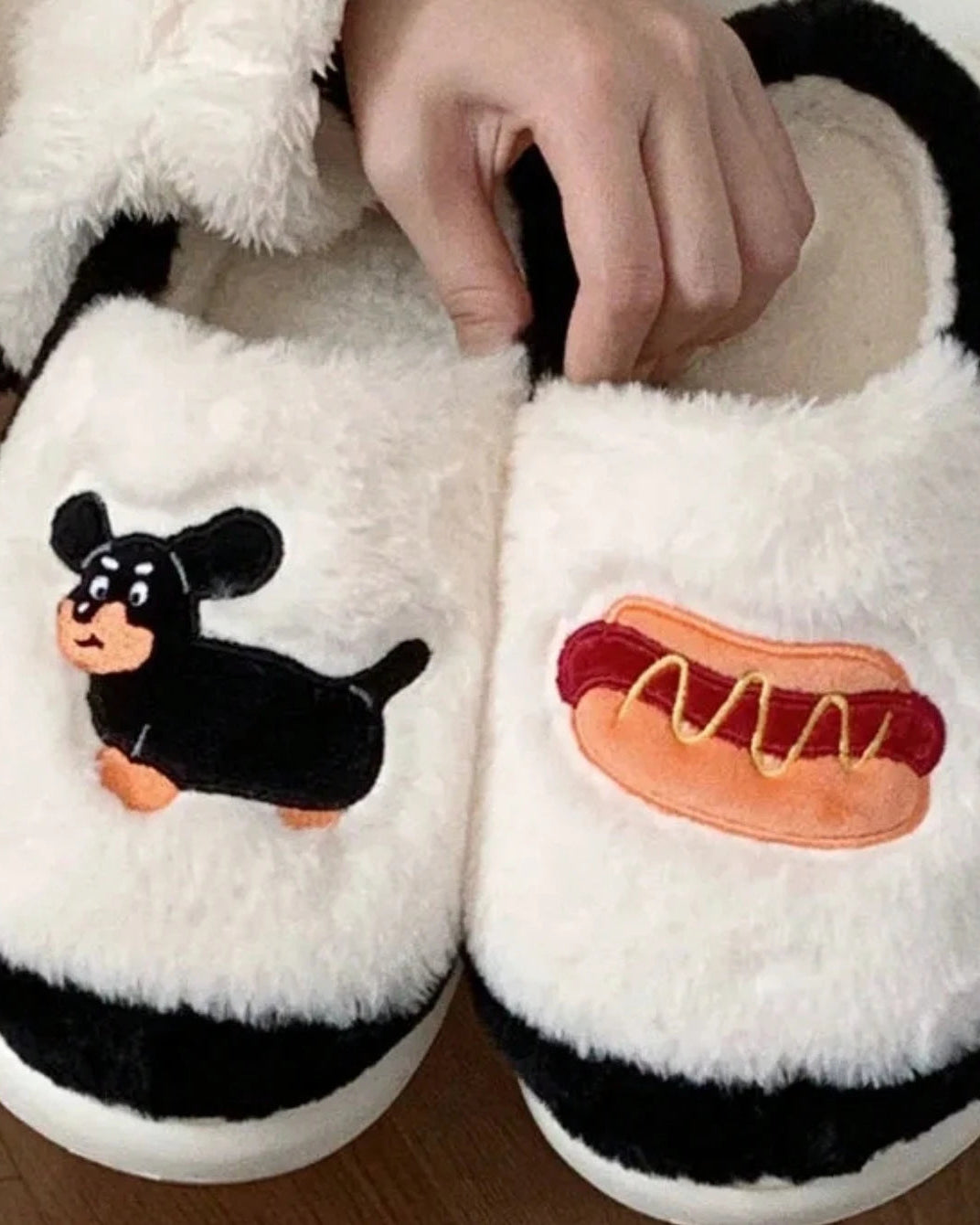 Chaussons <br> Teckel Humouristique