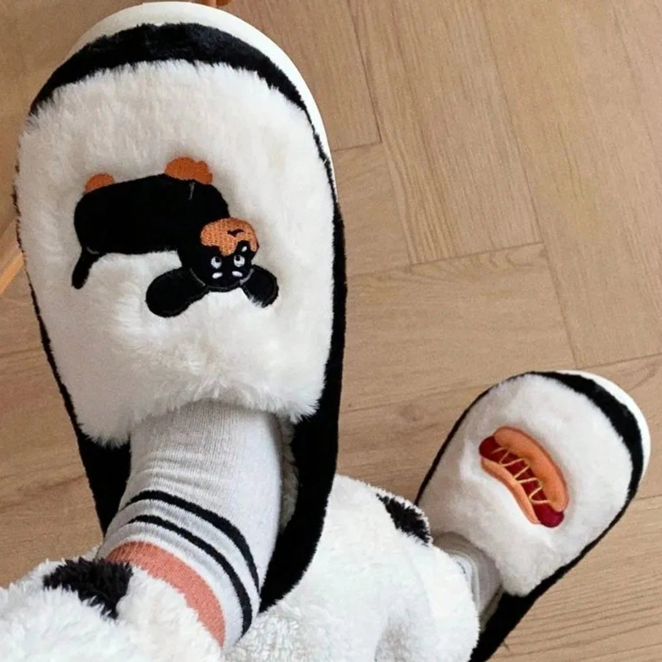 Chaussons <br> Teckel Humouristique