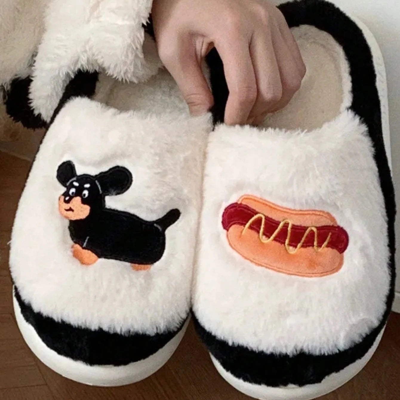 Chaussons <br> Teckel Humouristique