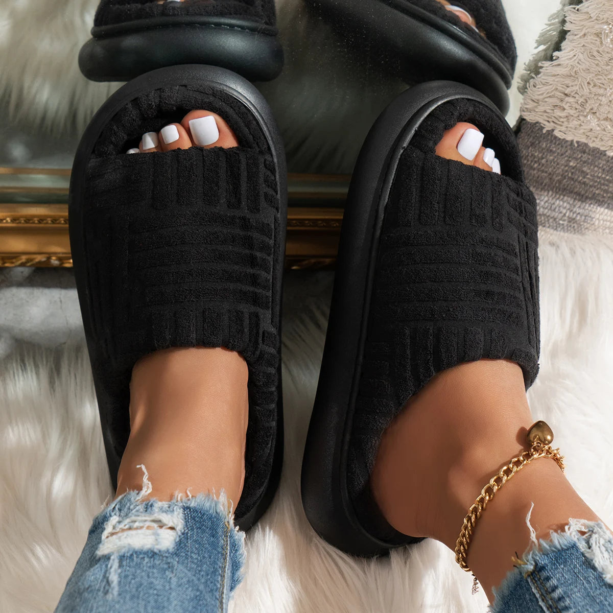 Chaussons <br> Velours côtelé tendance