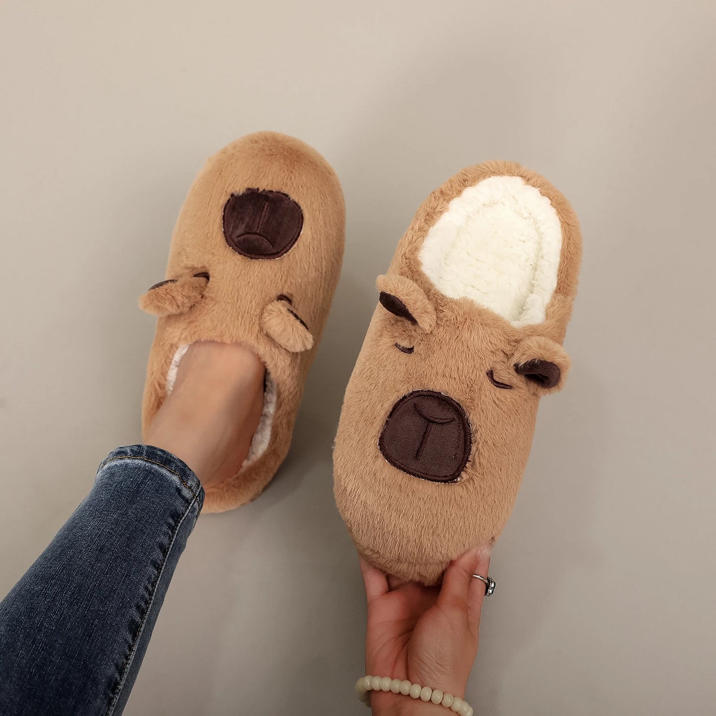 Chaussons Capybara – Pantoufles Hiver Douces
