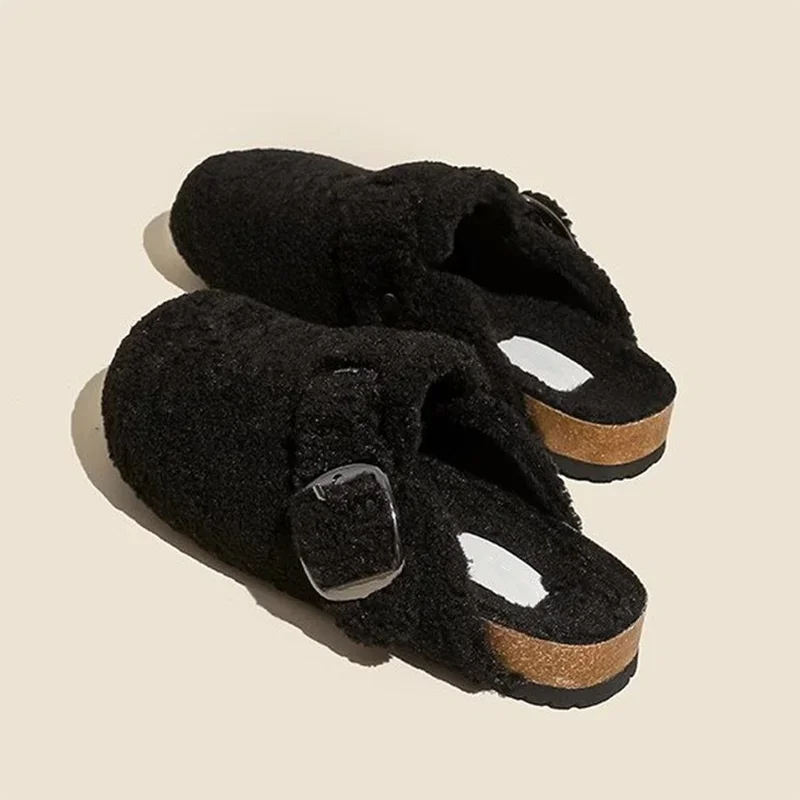 Chaussons <br> Fourrés en laine tendance