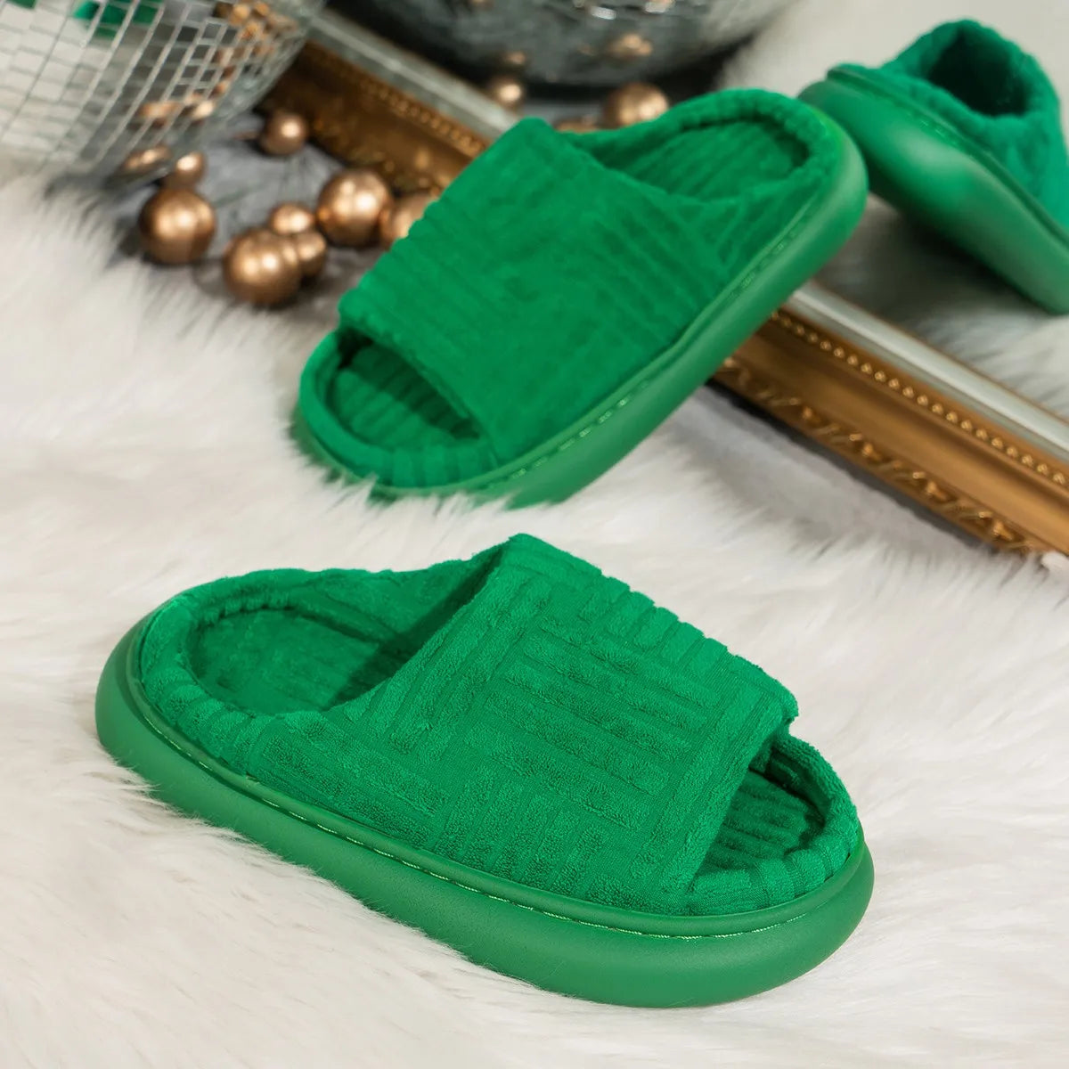 Chaussons <br> Velours côtelé tendance