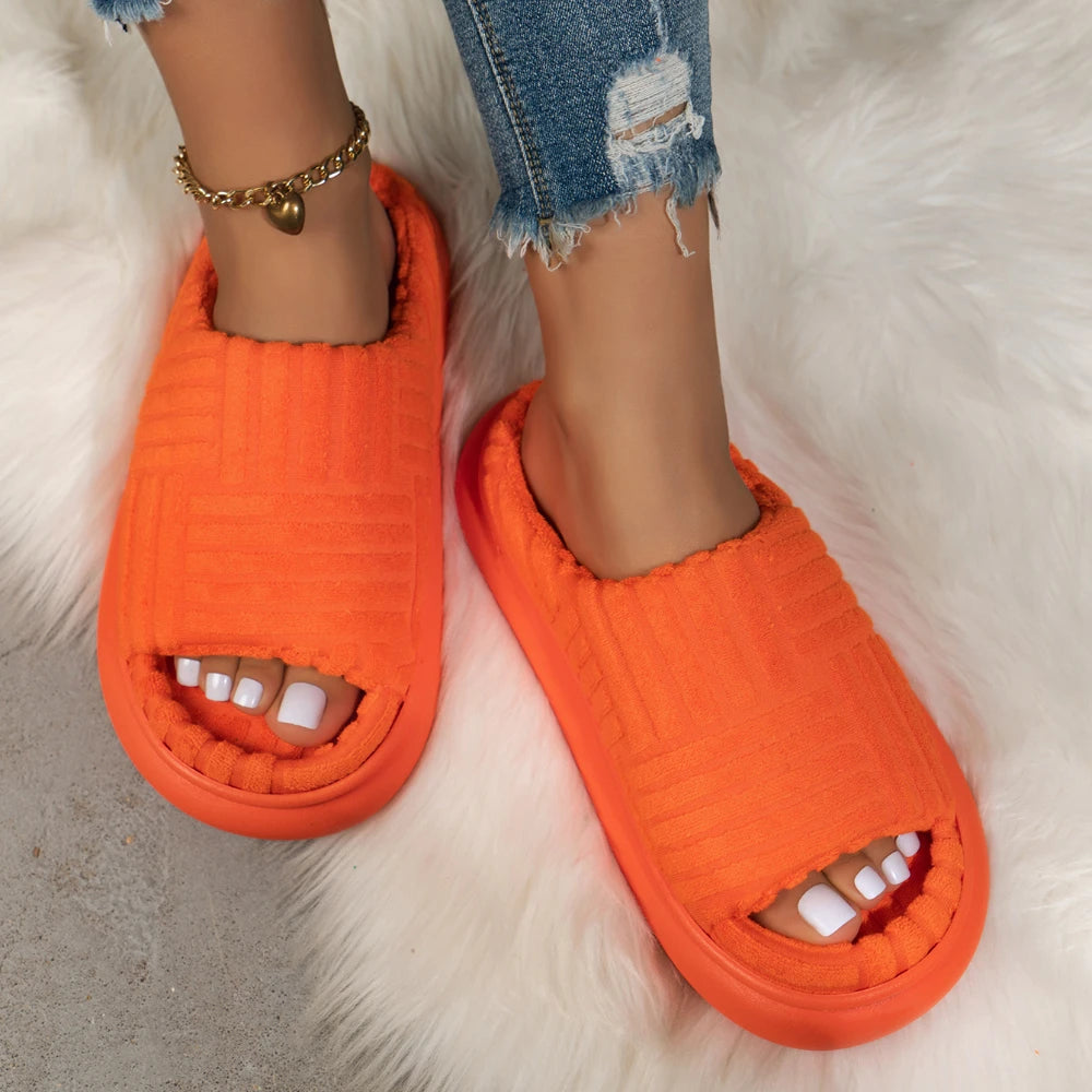 Chaussons <br> Velours côtelé tendance